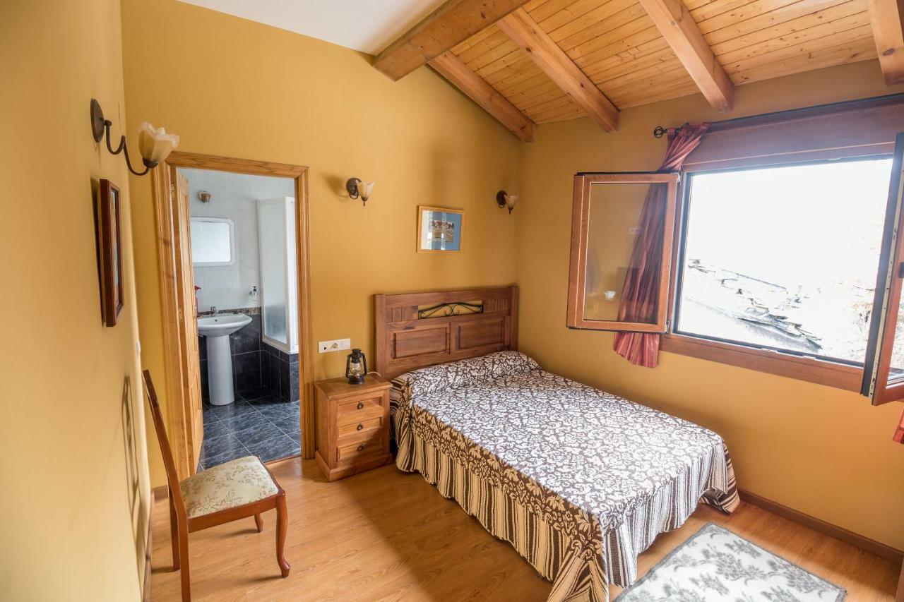 Casa Rural La Fuente Tejedo del Sil Zimmer foto